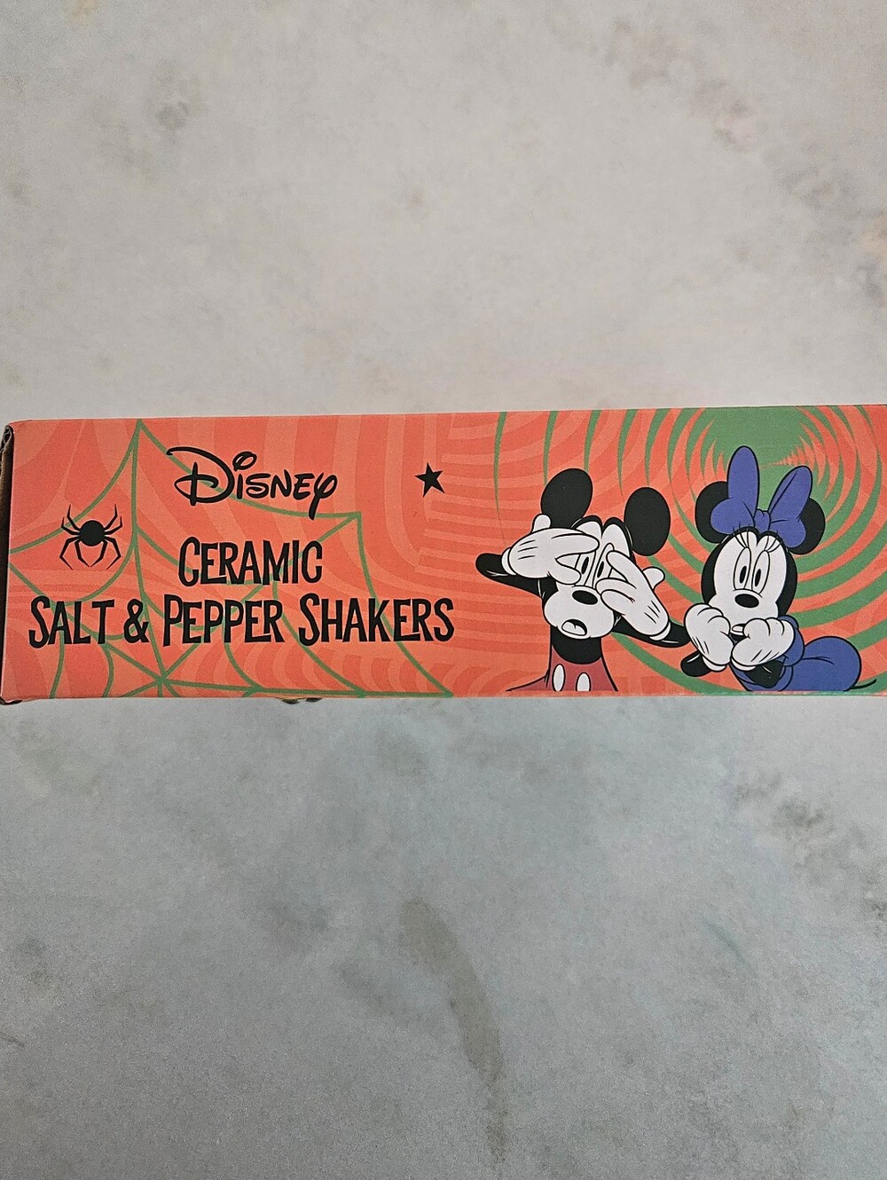 Disney Mickey/ Minnie Salt/Pepper Shakers - Picture 4 of 8